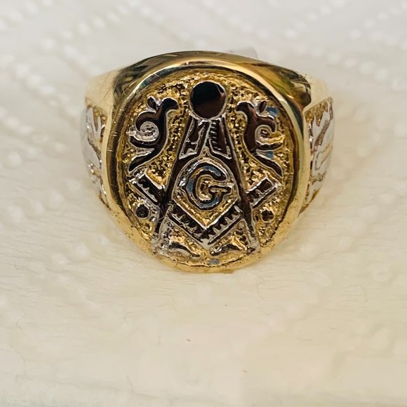 14 k Yellow Gold Masonic ring with White Rhodium finish